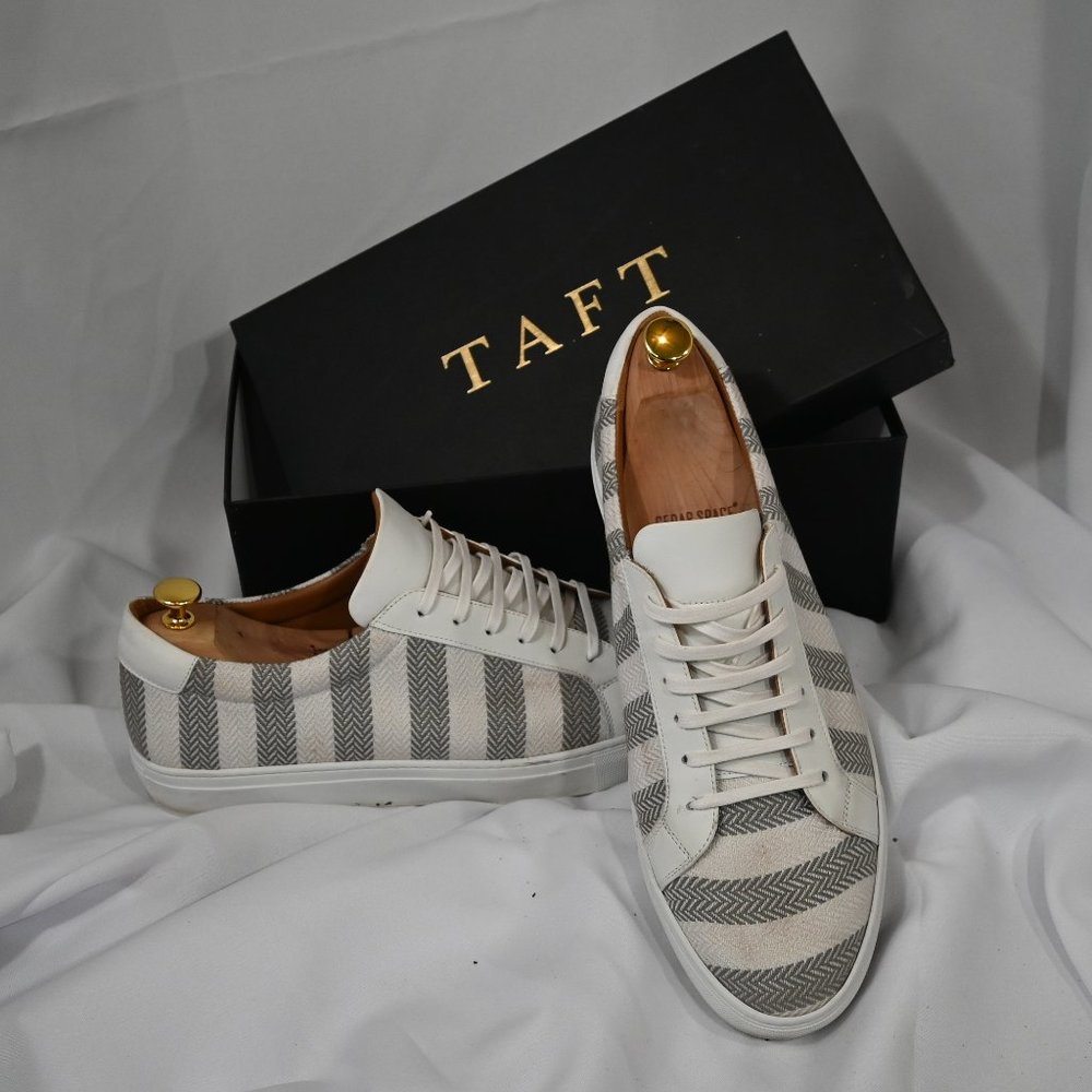 TAFT - The Sneaker in Gray Stripes NEAR MINT COND
